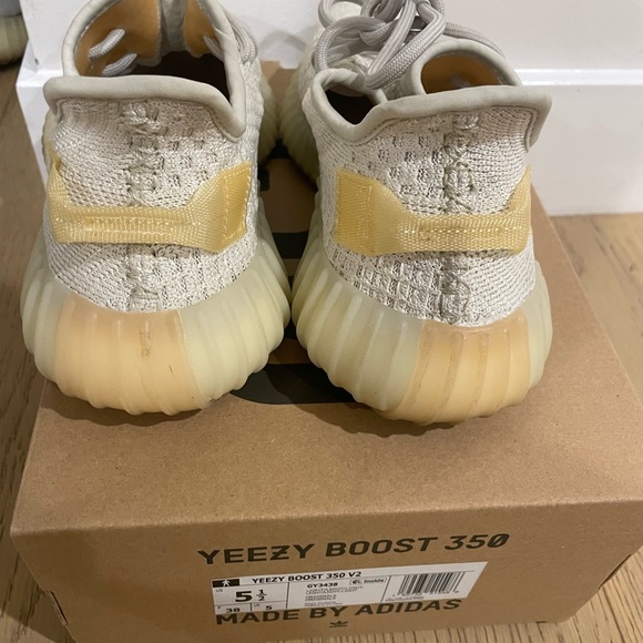 COPY - Yeezy Boost 350 V2 'Light' - Picture 6 of 9